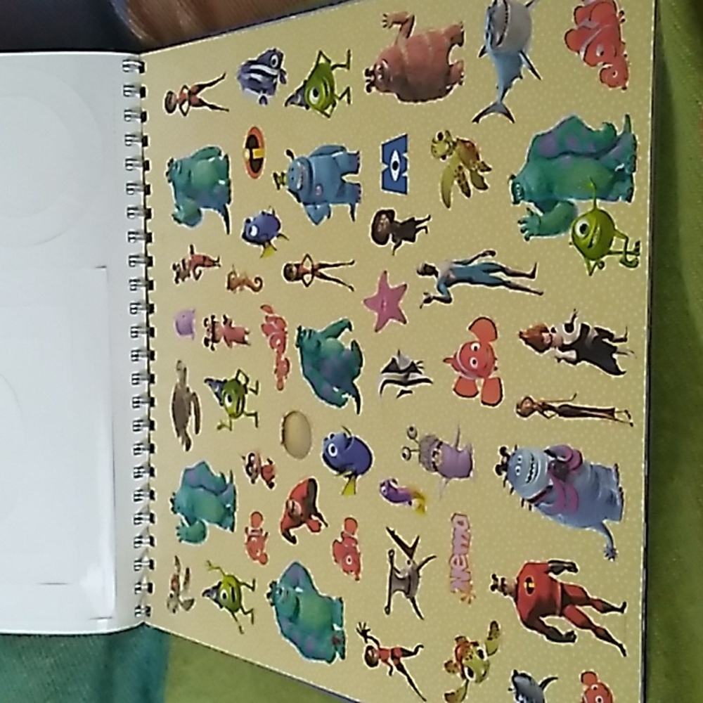Disney Parks Deluxe Scrapbook Kit- Disney Parks Exclusive 60 Sheets - Picture 14 of 16